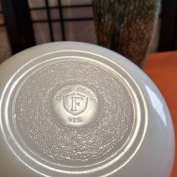 Federal Glass 2 1/2 Quart Mixing Bowl Blue Tulip Floral - Rare Production Error - Picture 3 of 4